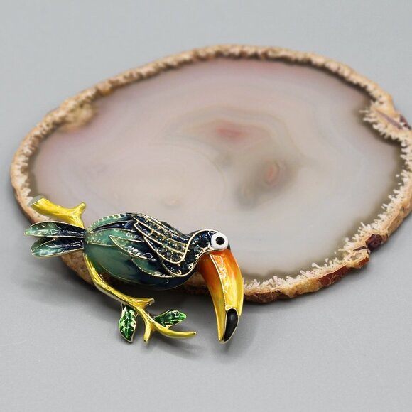 Jewelry pin brooch toucan tropical animal colorful gold tone fashion new - Picture 4 of 12